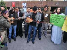 'Kürtçe şarkı söyleme' cinayetine protesto 