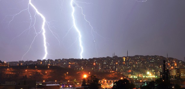 İStanbul'a gece boyu yağmur yağdı 