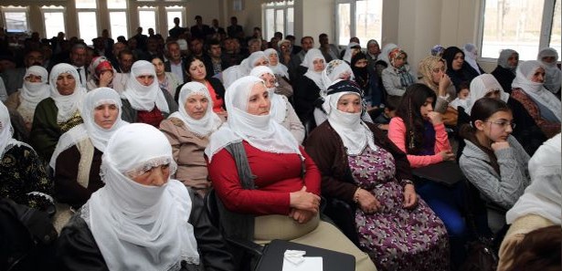 Şehit anneleri, PKK'lı anneleriyle buluştu 