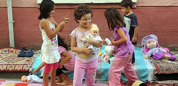 'Çok övmek çocuğa zarar verebilir' iddiası 