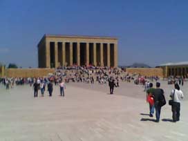 24 Kasım'da öğretmenlerin ilk durağı Anıtkabir'di 