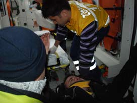 Ambulans otomobille çarpıştı: 7 yaralı 