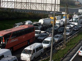 Ankara'da dönüş trafiği yoğun 