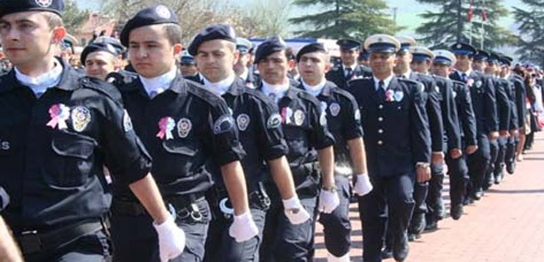 Bakan Şahin'den asker ve polise tam not 