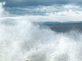 Bodrum'daki fırtına yük gemilerine zarar verdi 