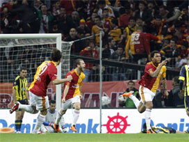 CANLI TT Arena'da ilk yarıda tek gol! 