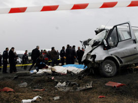 Çanakkale'de feci kaza: 1 ölü, 1 yaralı 