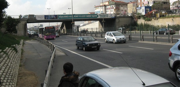 Darülaceze metrobüs geçidi 10 gün kapanacak 