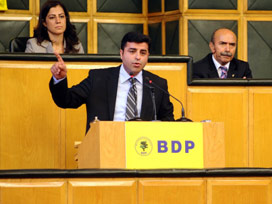 Demirtaş: Başbakan'ın meşruluğu yok 