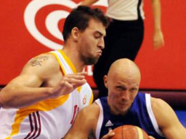 Deplasmanda Cimbom farkı: 96-64 