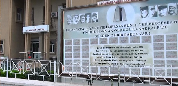 Diyarbakır Valiliği'nden Türkçe ve Kürtçe afiş 