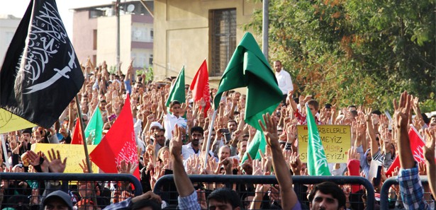 Diyarbakır'da dev protesto! 