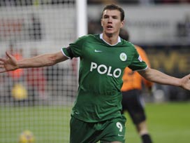 Dzeko, Manchester City yolunda 