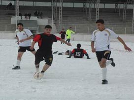 Eksi 10 derecede futbol 