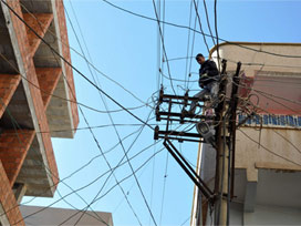 Elektrik kabloları görüntü kirliliğine yol açıyor 