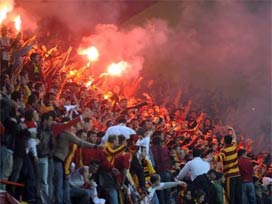 Galatasaraylı taraftarlardan istifaya davet! 