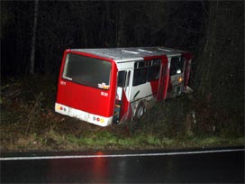 İETT otobüsü şarampole yuvarlandı 