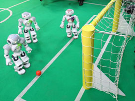 İTÜ'nün robotları futbol maçında 