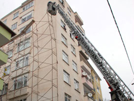 İskele halatı tekere dolandı: 2 işçi öldü 