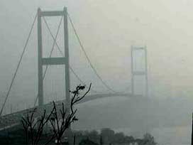 İstanbul'da deniz trafiği 'sis'ten durdu 