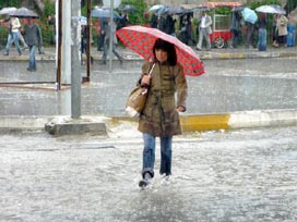 İstanbul'da hava 10 derece birden soğudu 