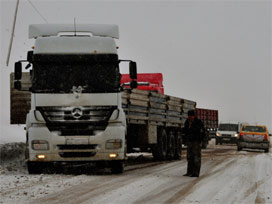 Karabük-Gerede Karayolu''nda ulaşım durdu 