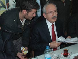 Kılıçdaroğlu, gençlerin talebine 'bakarız' dedi 