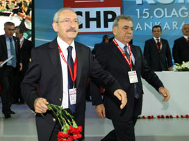 Kılıçdaroğlu, kurultay salonundan ayrıldı 