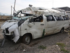 Konya'da minibüs devrildi: 10 yaralı 