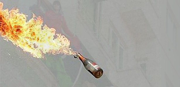 Mısır'da El-Vatan gazetesine molotoflu saldırı 