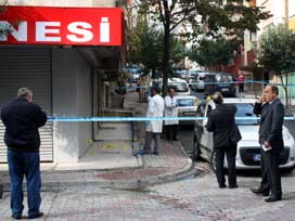 Mersin'de cadde ortasında ses bombası patladı 