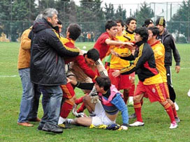 Olaylı maçla ilgili 2 kişi daha gözaltına alındı! 