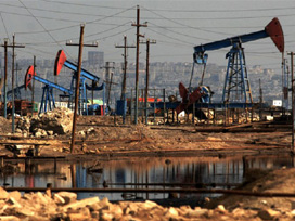 Rusya 2010'da petrol üretiminde rekor kırdı 