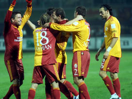 Sami Yen'de şoka sokan gol! / CANLI 