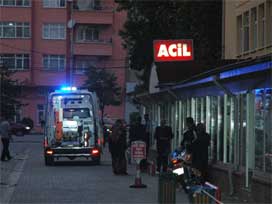 Samsun'da ambulans devrildi: 4 yaralı 