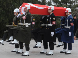 Şehit Üsteğmen için  tören düzenlendi 