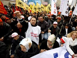 TEKEL işçileri yine eylem yaptı 