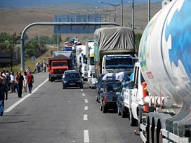 TEM Otoyolu'nda trafik yoğunluğu 