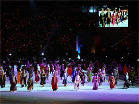 Universiade'da dansçıların termal içlikleri çalındı 