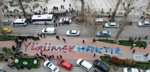 Vücutlarıyla 'yürümek haktır' yazdılar 