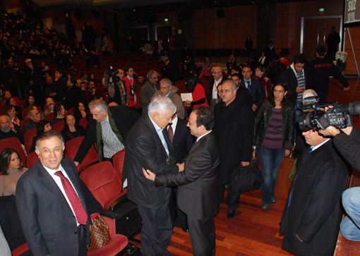 Ahmet Kaya gecesine 'çatal' damgası