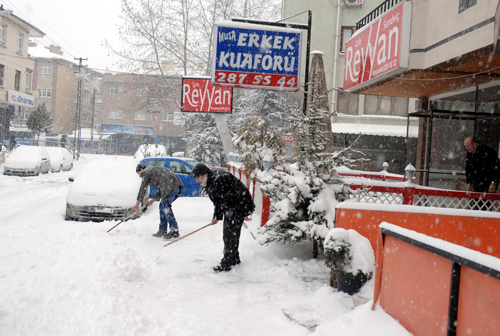 Başkentliler işe yürüyerek gitti /