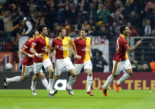 CANLI TT Arena'da ilk yarıda tek gol!