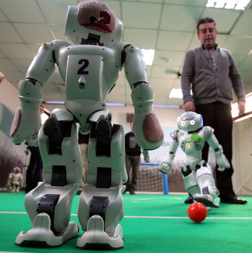 İTÜ'nün robotları futbol maçında