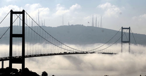 İstanbul sis büyüsüyle uyandı /