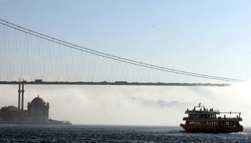 İstanbul sis büyüsüyle uyandı /