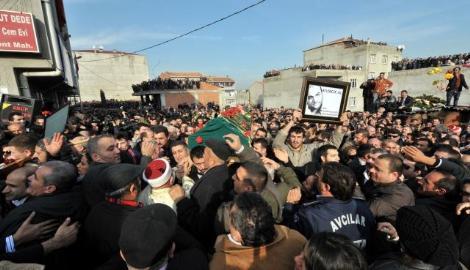 Kıvırcık Ali son yolculuğuna uğurlandı