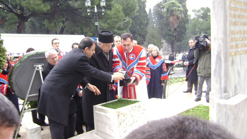 Mehmet Akif Ersoy mezarı başında anıldı -