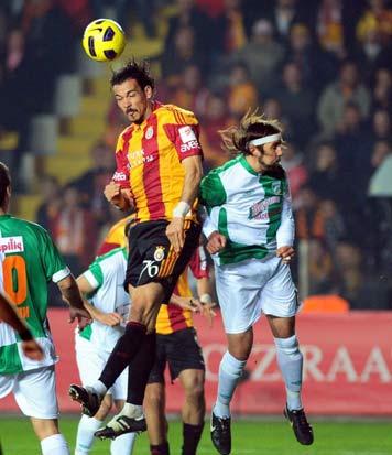 Sami Yen'de üçüncü gol de geldi CANLI