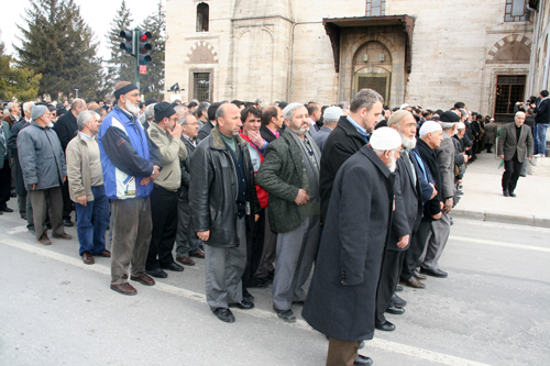 Selimiye Camii avlusu Erbakan için doldu /